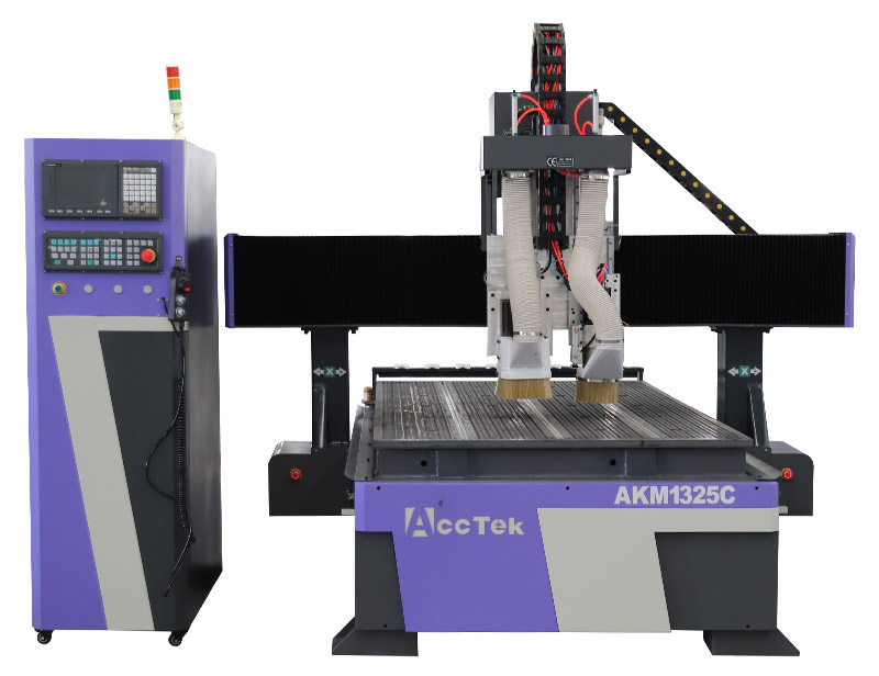 帶排鉆的自動(dòng)換刀雕刻機(jī)